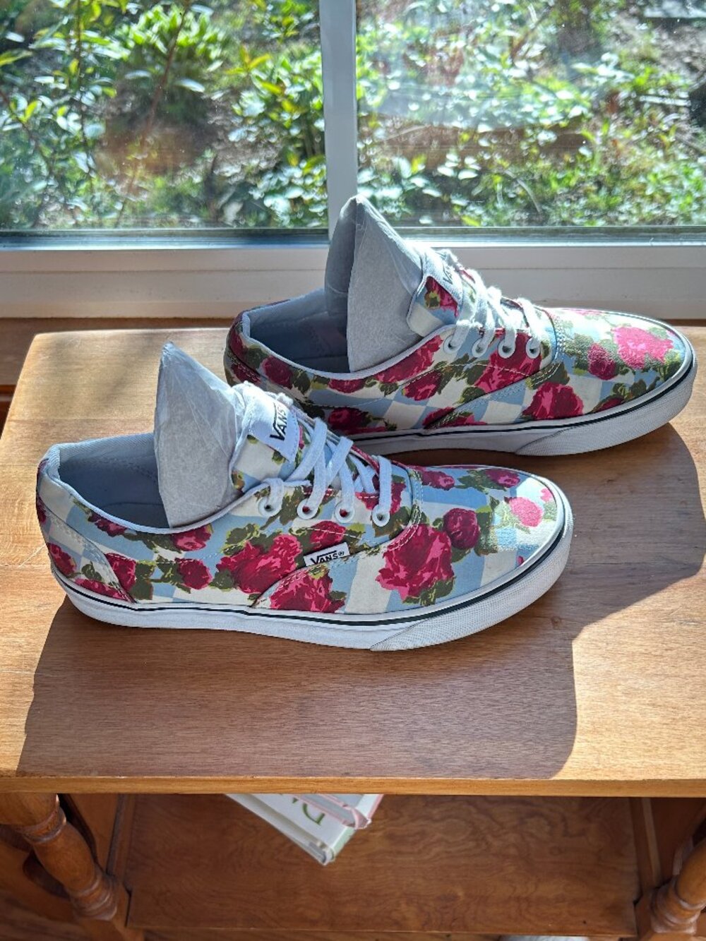 Vans Low-Top Rose Checkerboard Sneakers - Light Blue & Red - Picture 6 of 9